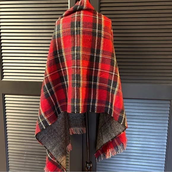 Perfect Winter Scarf! One Side is Red Plaid the Other Black & White Herringbone - Picture 8 of 16